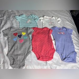 NWOT! Infant Carter’s onesie 5pc bundle